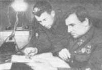 Командующий 2-й Ударной армией генерал-лейтенант Н. К. Клыков и член Военного совета армии дивизионный комиссар И. В. Зуев за работой в период Любанской операции. (1942 г.)